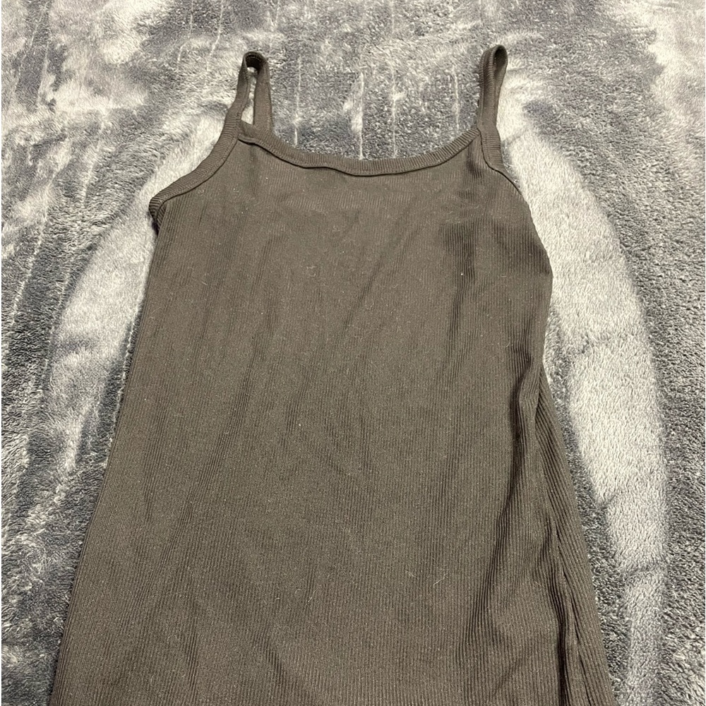 small black tank top